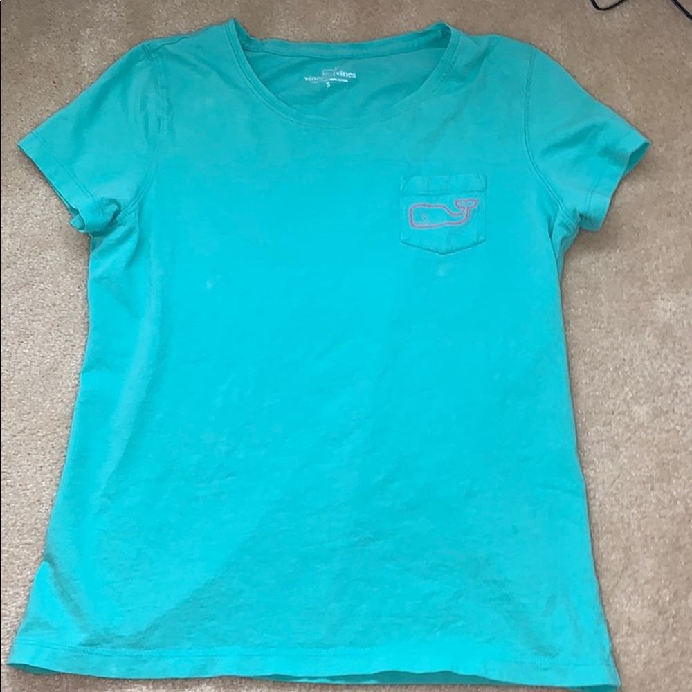 Women’s Vineyard Vines T shirt